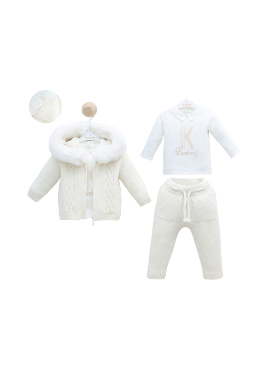 Set 3 Piese Alb cu Lana Merinos Jacheta cu Blana la Gluga si Pantaloni Lungi 9590 Leo King