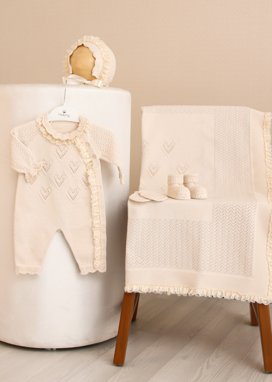 Set of 5 Baby Knitted Beige with Overalls with Hearts 3047 Leo King
