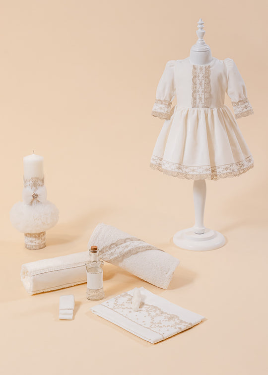 Set Botez Nora 3 Piese Rochie Trusou si Lumanare Personalizat Botez AnneBebe