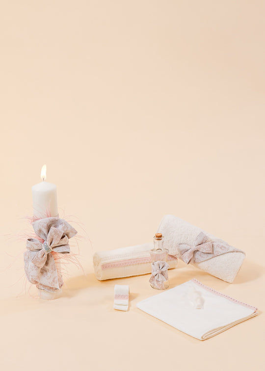 Set Botez Melania 2 Piese, Lumanare si Trusou Personalizat AnneBebe