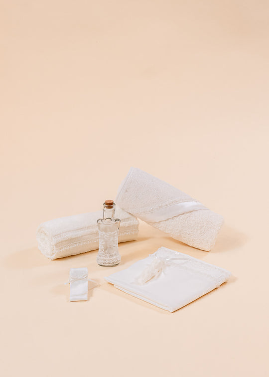 Trusou Elisa Crem Dantela Cu Perle Si Flori AnneBebe