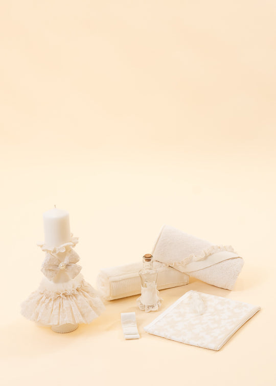 Andreea 2 Piece Set, Candle and AnneBebe Trunk