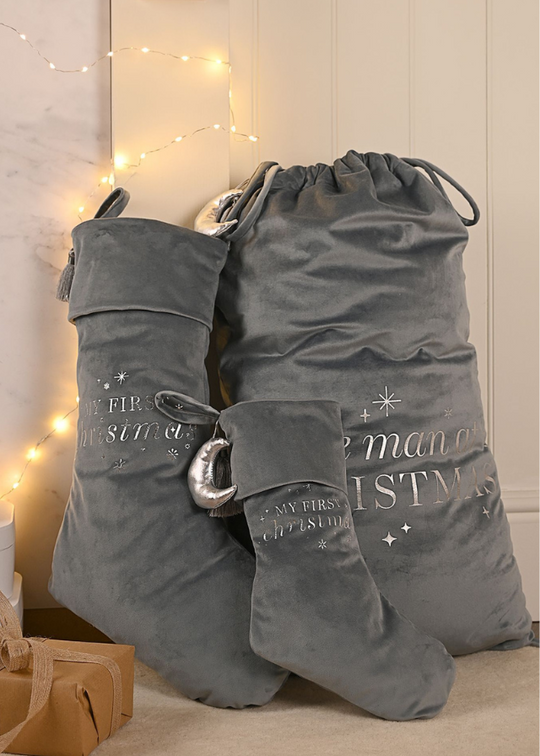 Soseta Gri Pentru Cadouri Primul Craciun al Bebelusului XM11522 Bambino by Juliana