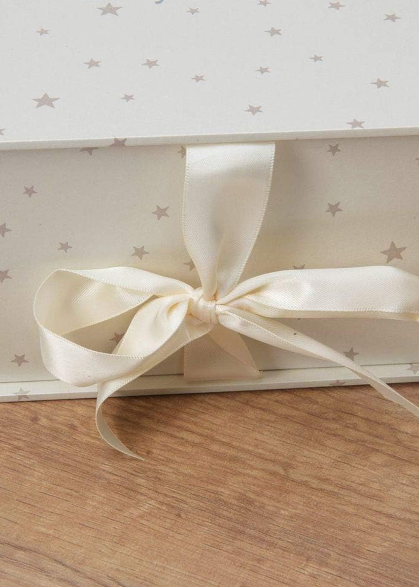 LIPSA POZE Cutie Cadou Crem cu Stele pentru Bay Shower CG1061 Bambino by Juliana