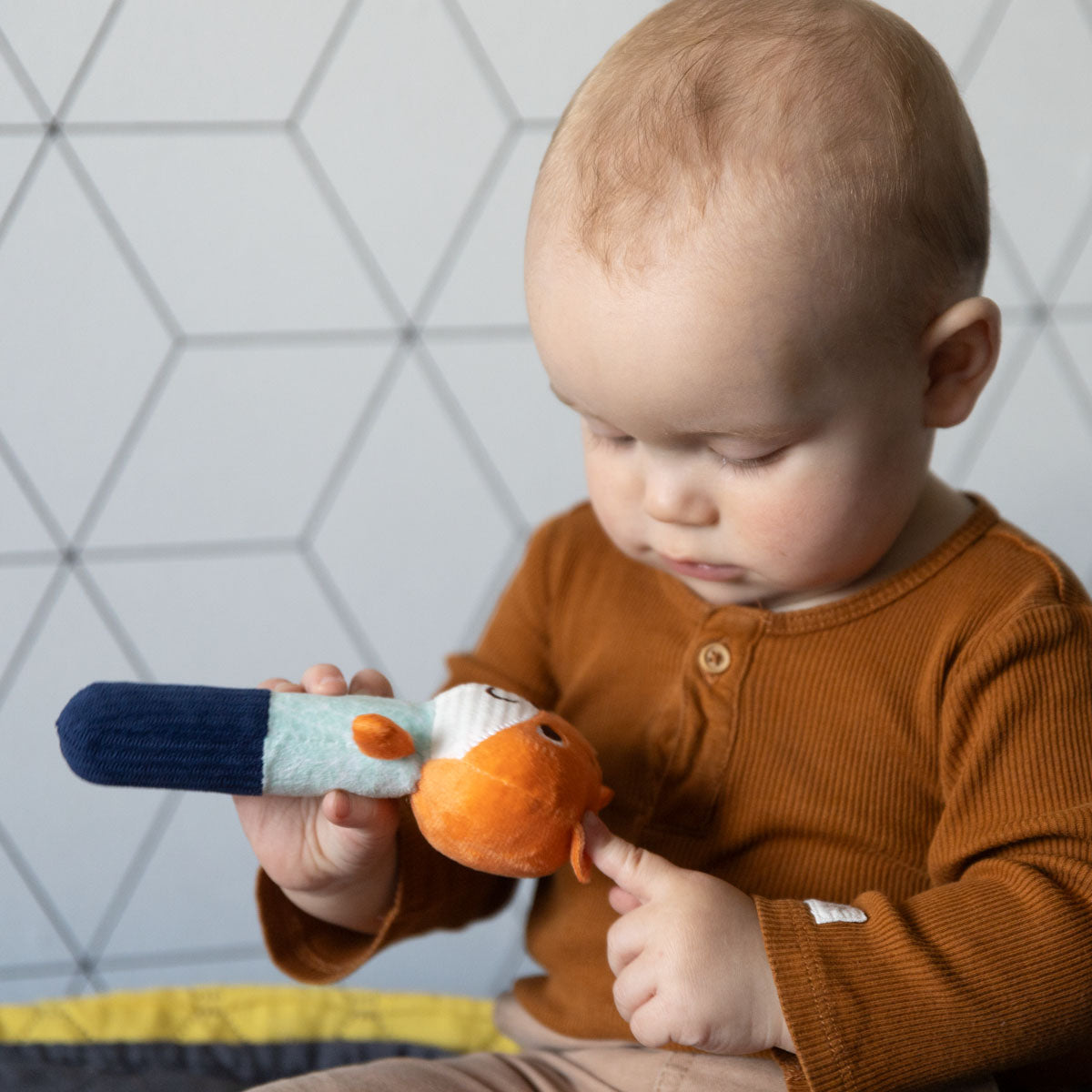 Jucarie chitaitoare plus Vulpita de Luni Babyono 1497 - Camera Bebelusului