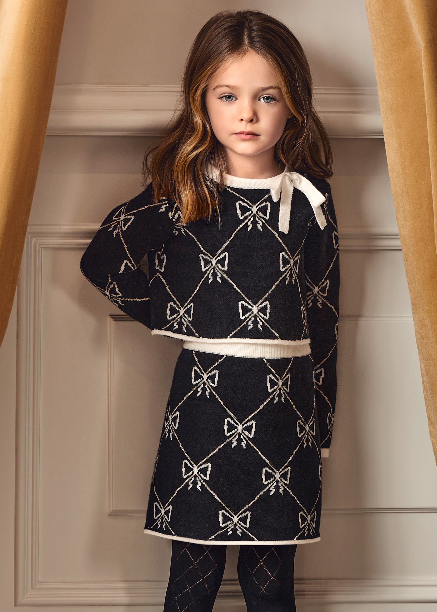 Set Fete Tricotat Negru Cu Fundițe Albe Bluza Si Fusta 5538 Abel & Lula