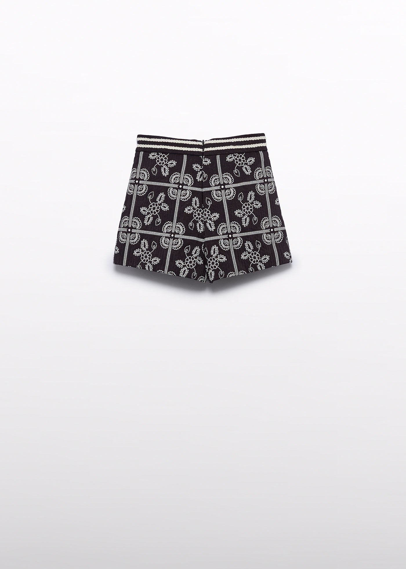 Pantaloni Fete Scurti Negri Cu Broderie Crem 5715 Abel & Lula