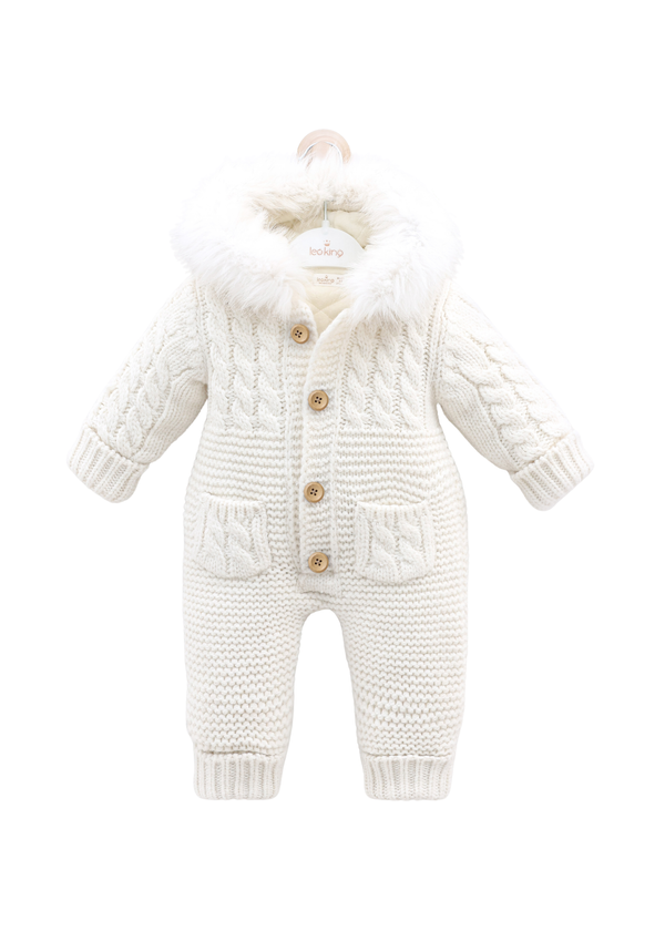 Combinezon Tricotat Ivory cu Lana Merinos si Blana la Gluga cu Nasturi 9421 Leo King