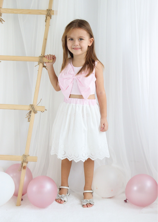 Set 2 Piese Crop Top Roz cu Funda Mare pe Bust si Fusta Ivory din Broderie Sparta M0620 Serkon Baby