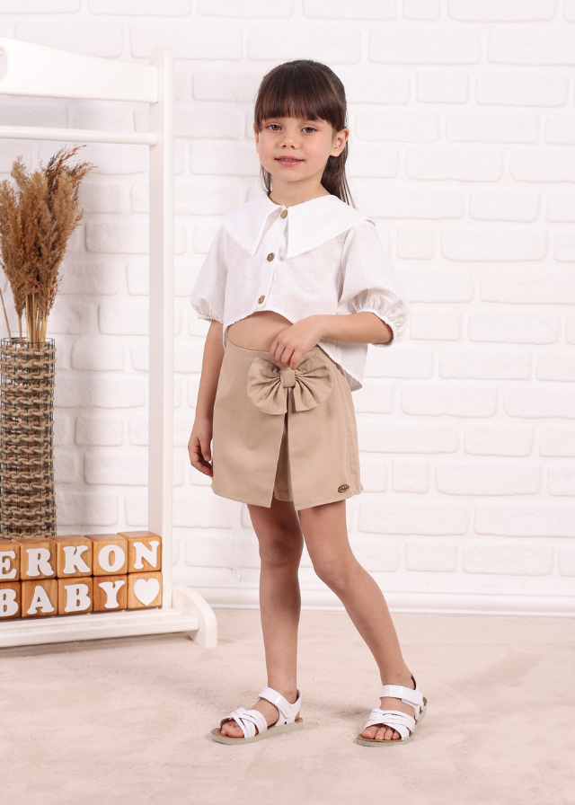 Set 2 Piese Camasa Alba Scurta si Fusta Pantaloni Scurti Bej 865 Connie Baby