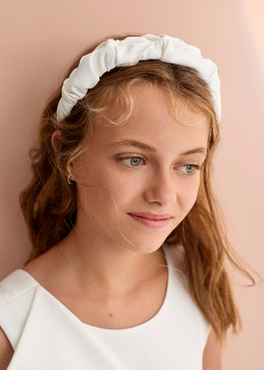 Bentita Texturata din Crep Ivory 5476 Abel & Lula