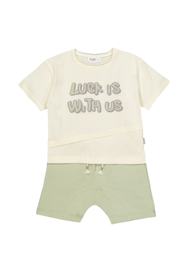 Set 2 Piese Tricou Crem si Pantaloni Scurti Verzi Lucky Boy K4697 Bebetto