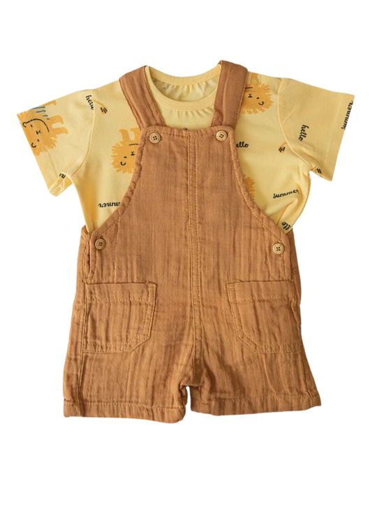 Set 2 Piese Salopeta Scurta Muselina Maro si Tricou Galben S60214 Kitikate