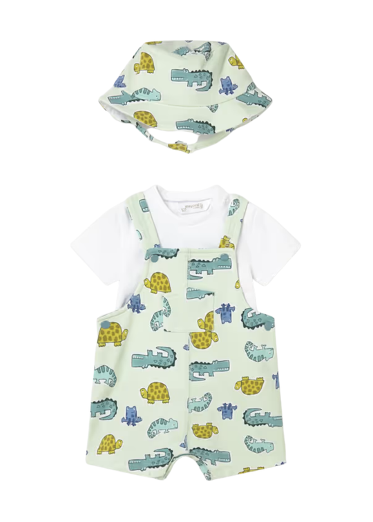 Set Salopeta Scurta Verde cu Dinozauri Palarie si Tricou Alb 1624 Mayoral