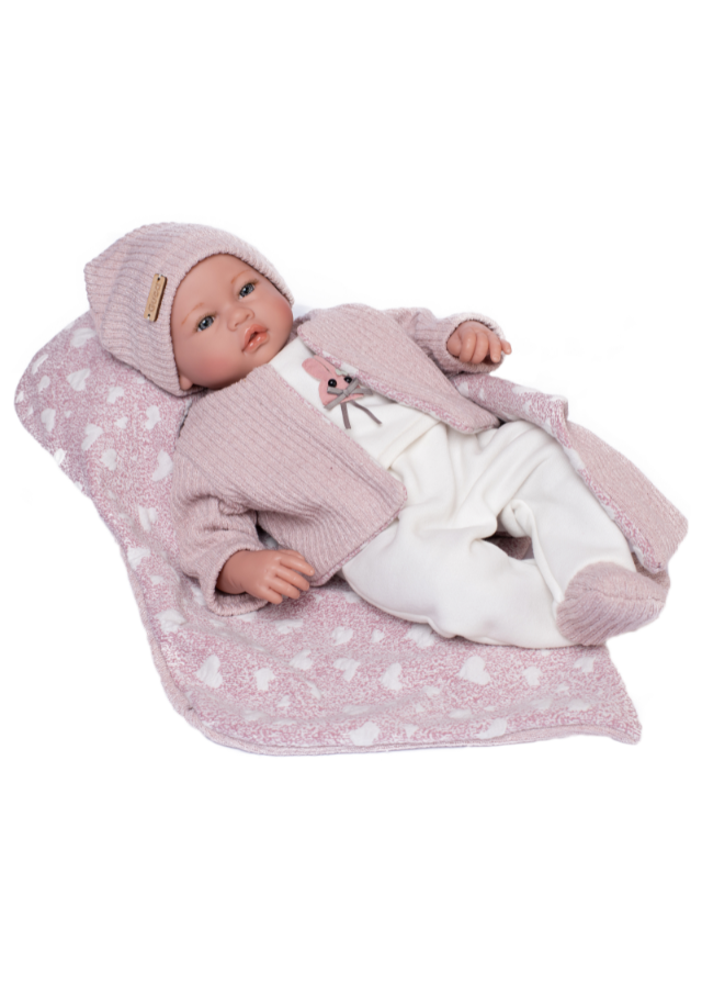 AnneBebe - Papusa Bebelus Eva 46 cm, Fara Par, cu Mecanism, Salopeta Alba, Cardigan si Caciula Roz Tricotate, Inclusiv Portbebe Roz 880 Guca