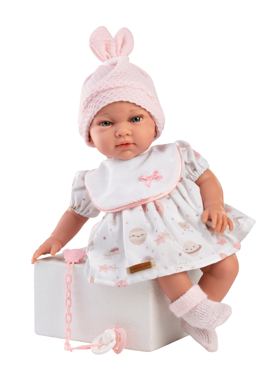 Papusa Vega, 42 cm, Fara Par, Corp Vinil+Textil cu Rochita Alba Imprimeu Planete si Caciula Roz 888 Guca Munecas