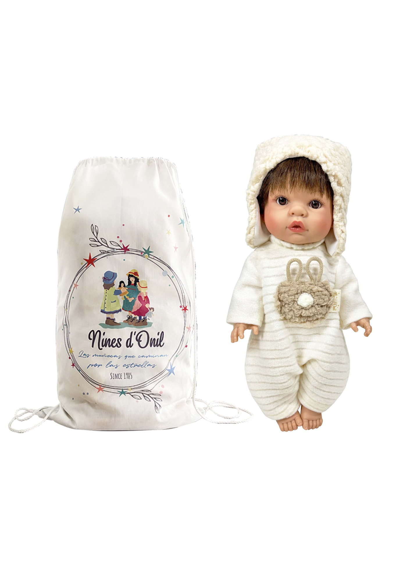 Papusa Parfumata Baietel Romeo, Corp Vinil cu Salopeta si Caciula Alba – 37 cm – 3025 – Nines