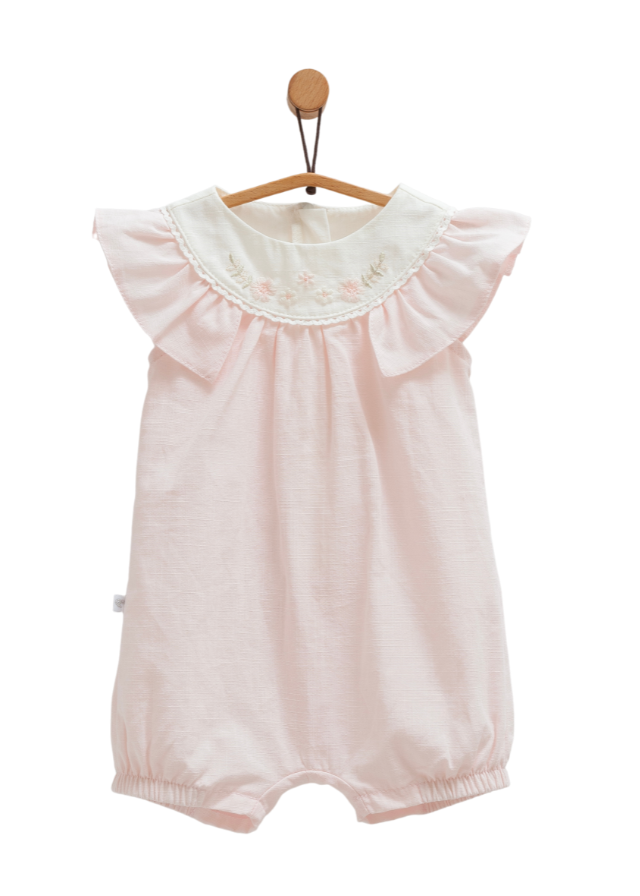 Salopeta Scurta Roz cu Volan pe Bust si Broderie Flori Serenity Girl TK1739 Mell Sweet Baby