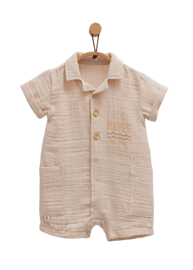 Salopeta Scurta din Muselina Maro cu Guler si Nasturi Little Boy TE1671 Mell Sweet Baby