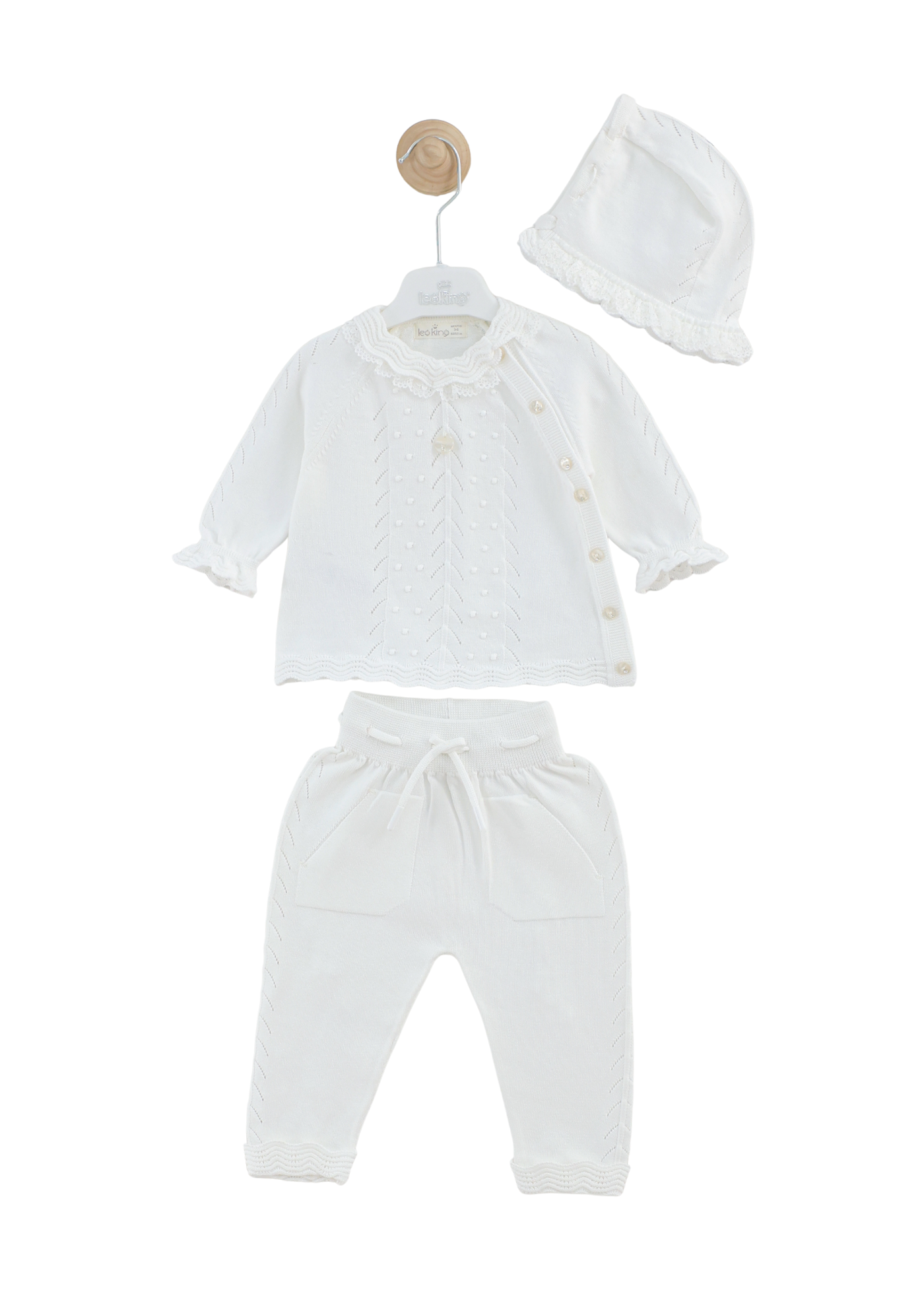 Set 3 Piese Tricotat Bluza ,Pantaloni si Caciula Alb 8538 Leo King