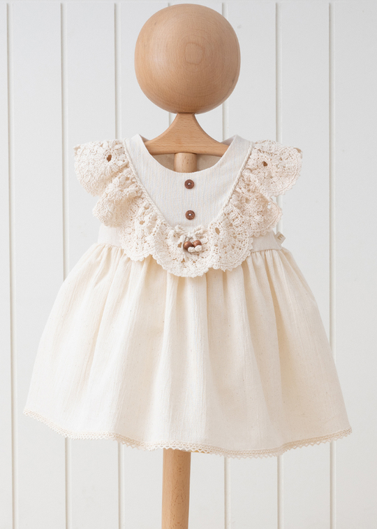 Rochie din Muselina Bej Fara Maneci cu Volan Macrame pe Bust 3907 MyMio