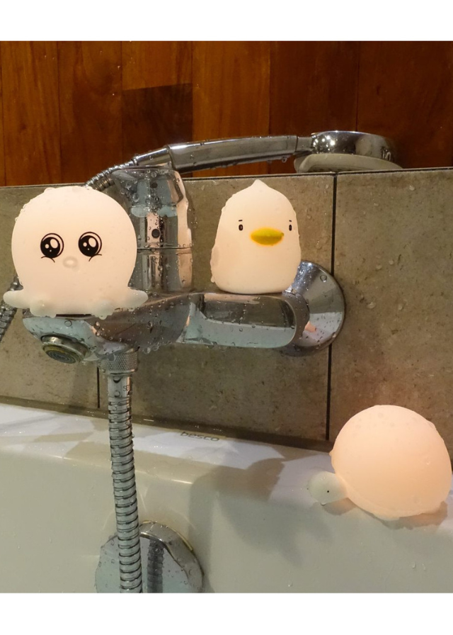 Set 3 Lampi de Veghe din Silicon Testoasa,Rata si Baby Caracatita Rezistente la Apa cu Baterii 52-0061 Rabbit & Friends