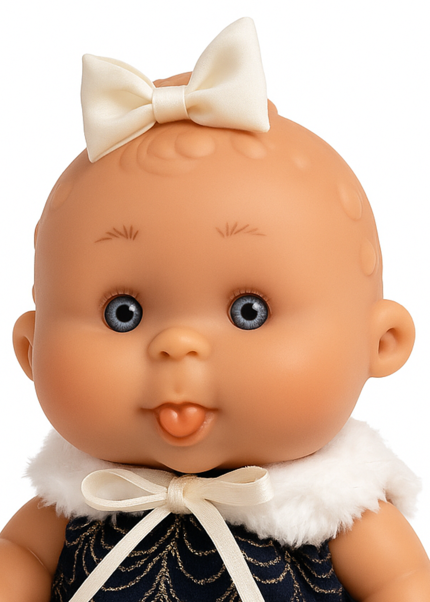 Papusa Parfumata Xmas cu Rochita Neagra cu Insertie Aurie si Guler de Blana Alb - 26 cm - 0489 - Nines