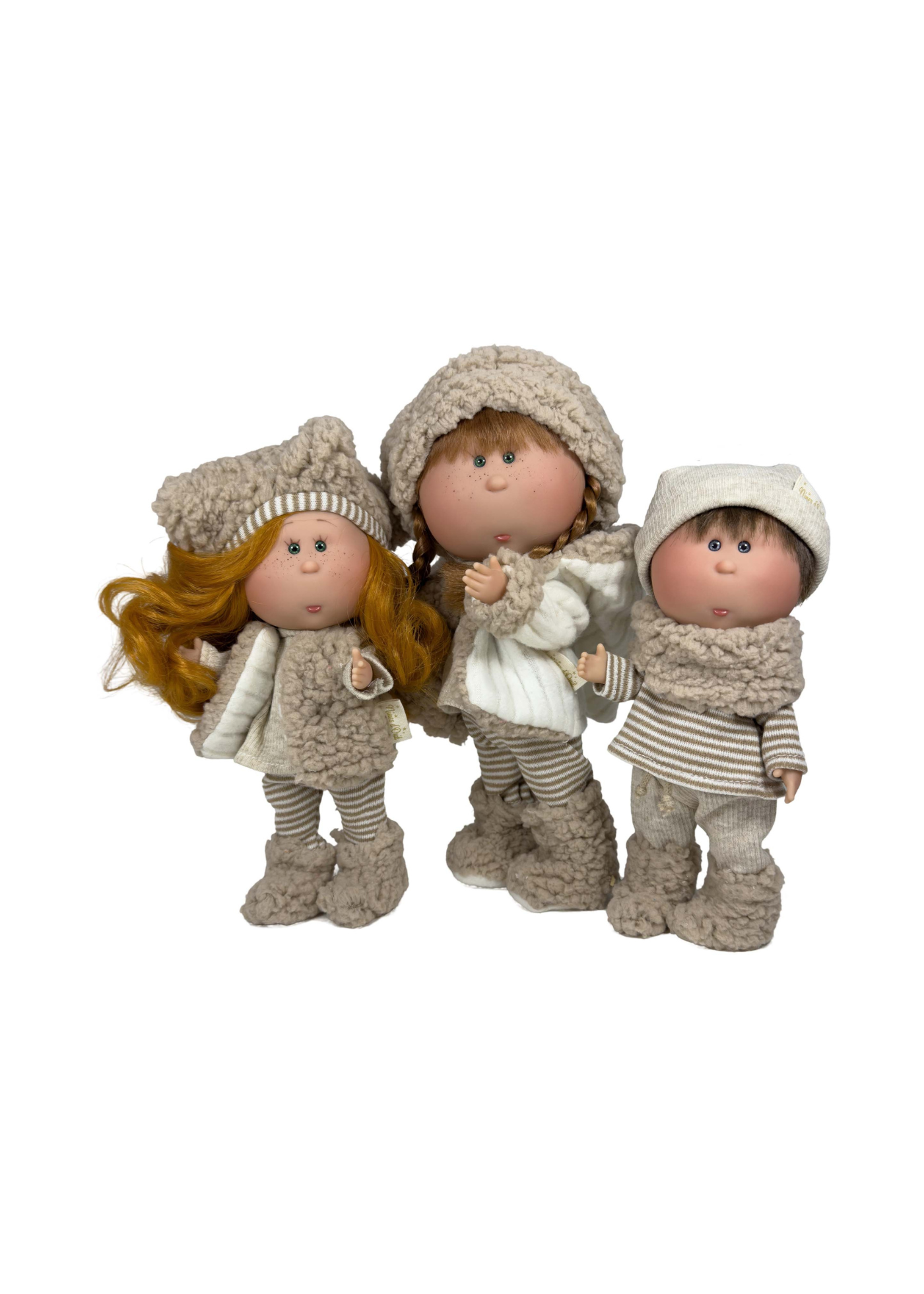 Papusa Parfumata Mia Forest Roscata, Corp Vinil cu Caciula Vesta si Botosei din Blanita Bej – 30 cm – 3156 – Nines