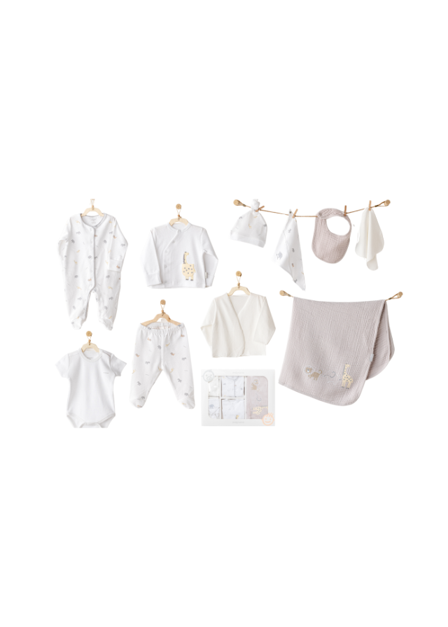 Set 10 Piese Maternitate Alb cu Bej cu Girafa Bumbac si Muselina AC25801 Andywawa