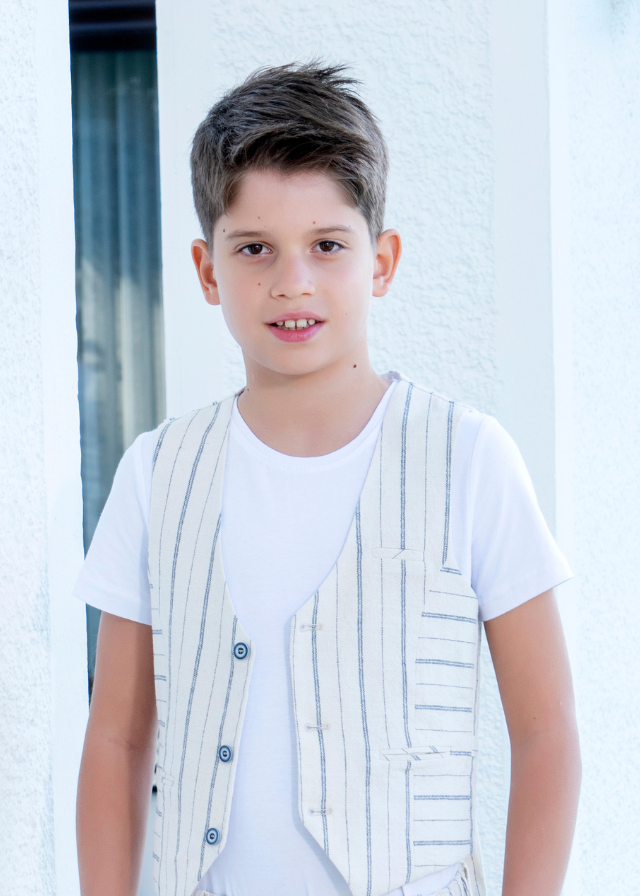 Costum Ceremonie 3 Piese Vesta si Pantaloni Bej cu Dungi Gri si Tricou Alb 20466 Little Gentleman