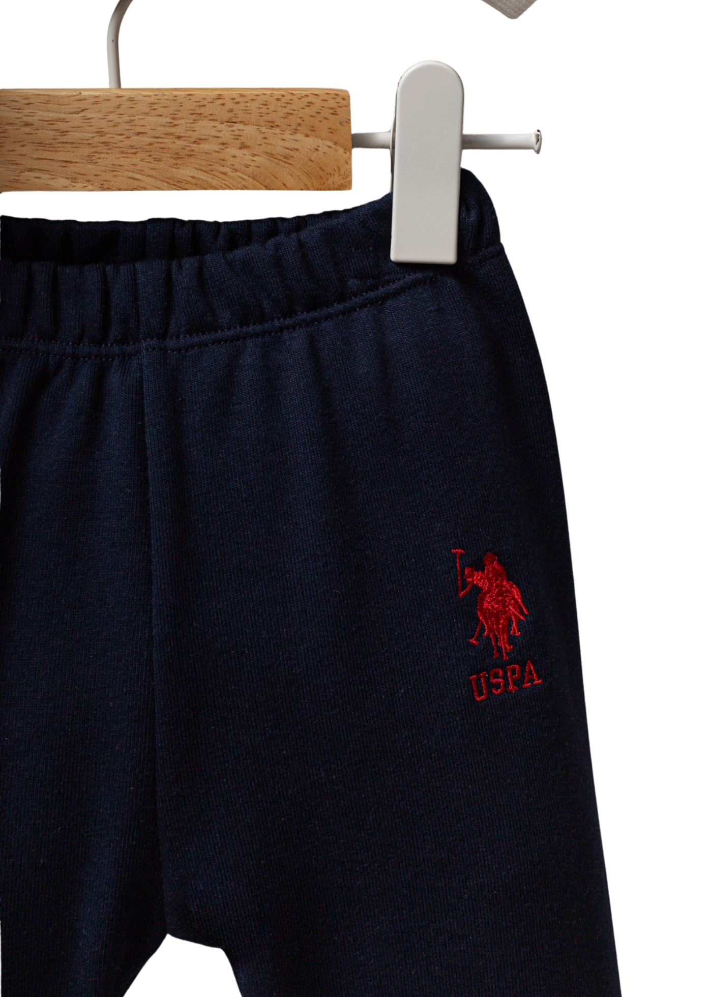 Trening 2 Piese Hanorac cu Gluga Alb cu Rosu si Bleumarin si Pantaloni Lungi Bleumarin USB2565 Us Polo Assn