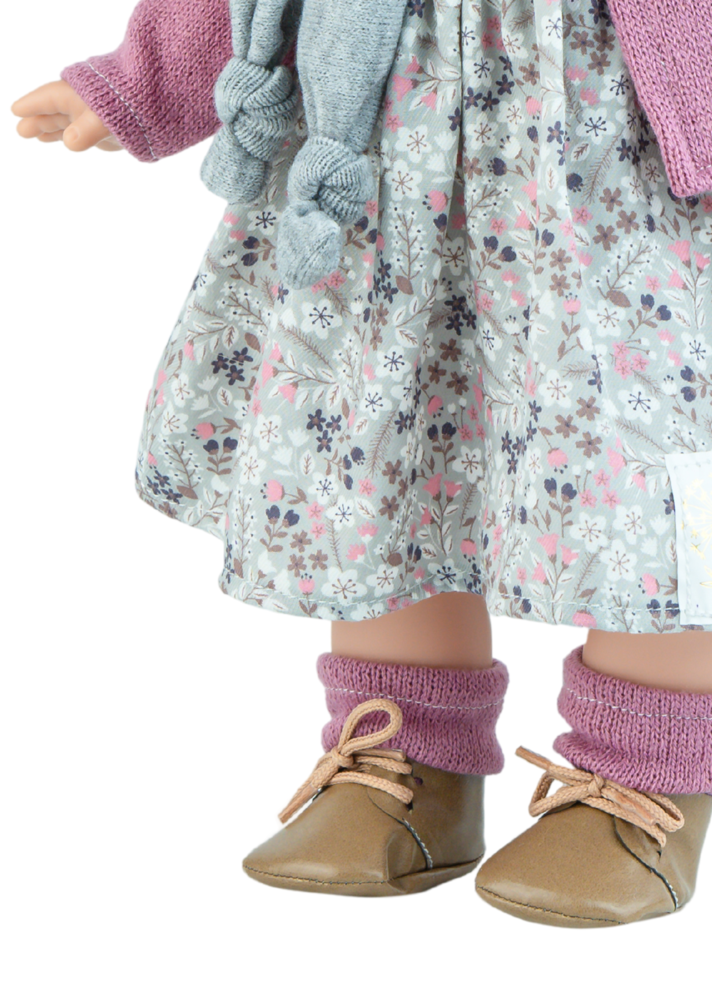 Papusa Parfumata Tina Violet, Corp Moale cu Par Blond si Rochita Verde cu Imprimeu Flori 626 – Marina&Pau