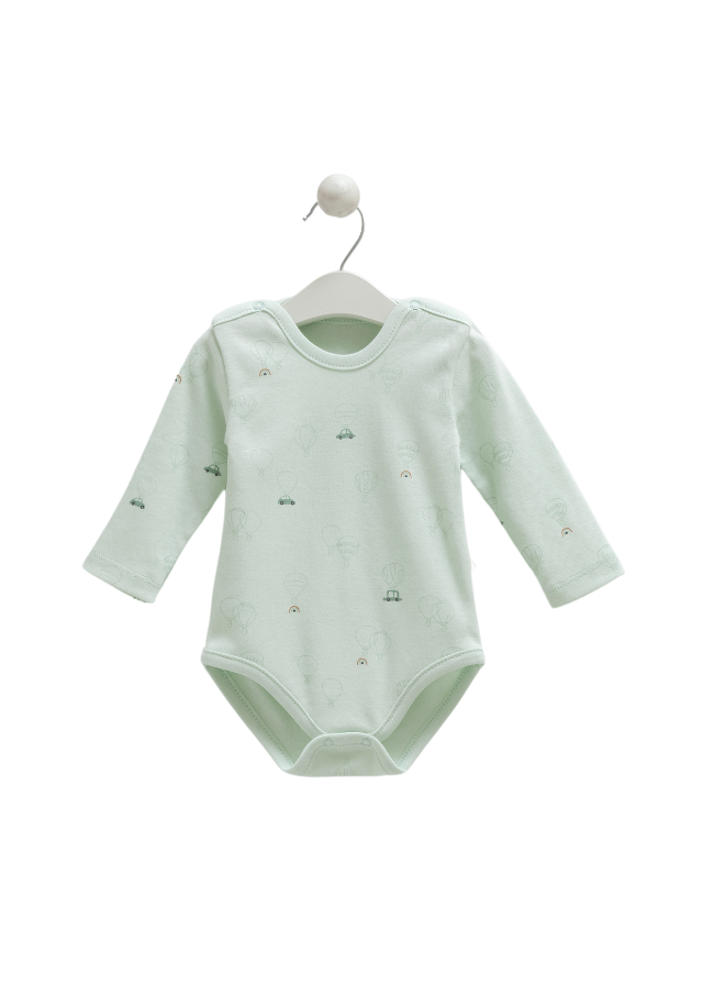 Set Body cu Maneca Lunga si Pantaloni Verde cu Masini Flying Cars BPE1201 Mell Sweet Baby