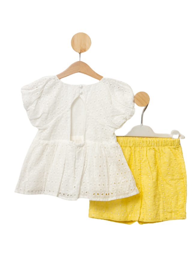 Set 2 Piese Broderie Sparta Top Ivory si Pantaloni Scurti Galbeni M0669 Connie Baby