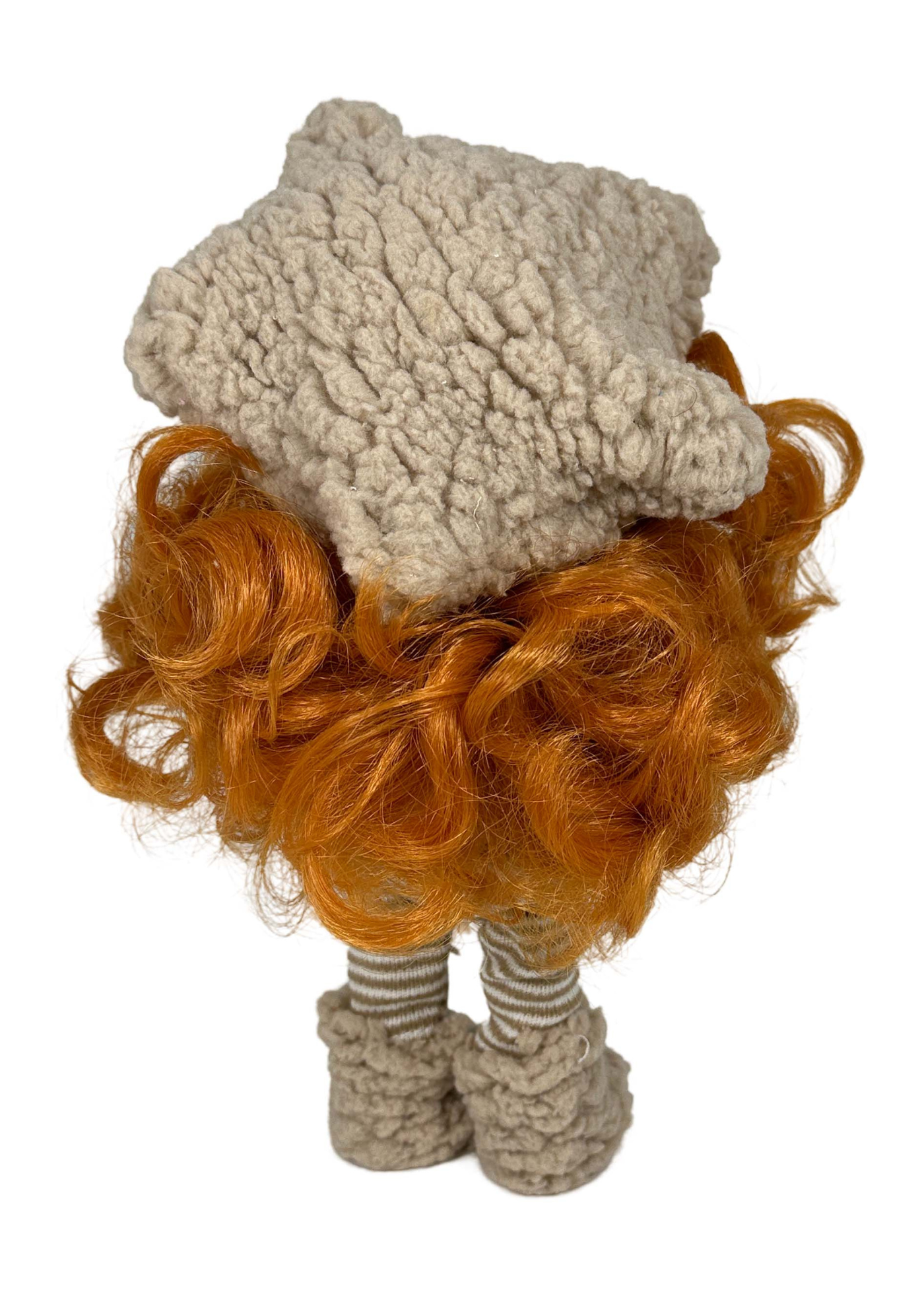 Papusa Parfumata Mia Forest Roscata, Corp Vinil cu Caciula Vesta si Botosei din Blanita Bej – 30 cm – 3156 – Nines