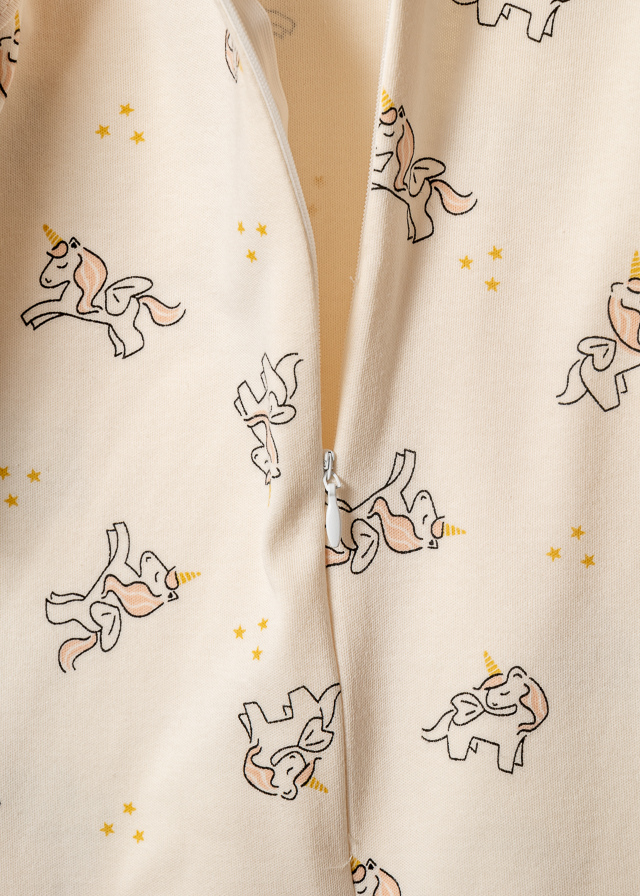 Sac de Dormit Bumbac Organic Crem cu Imprimeu Unicorni 10011 Bubbles