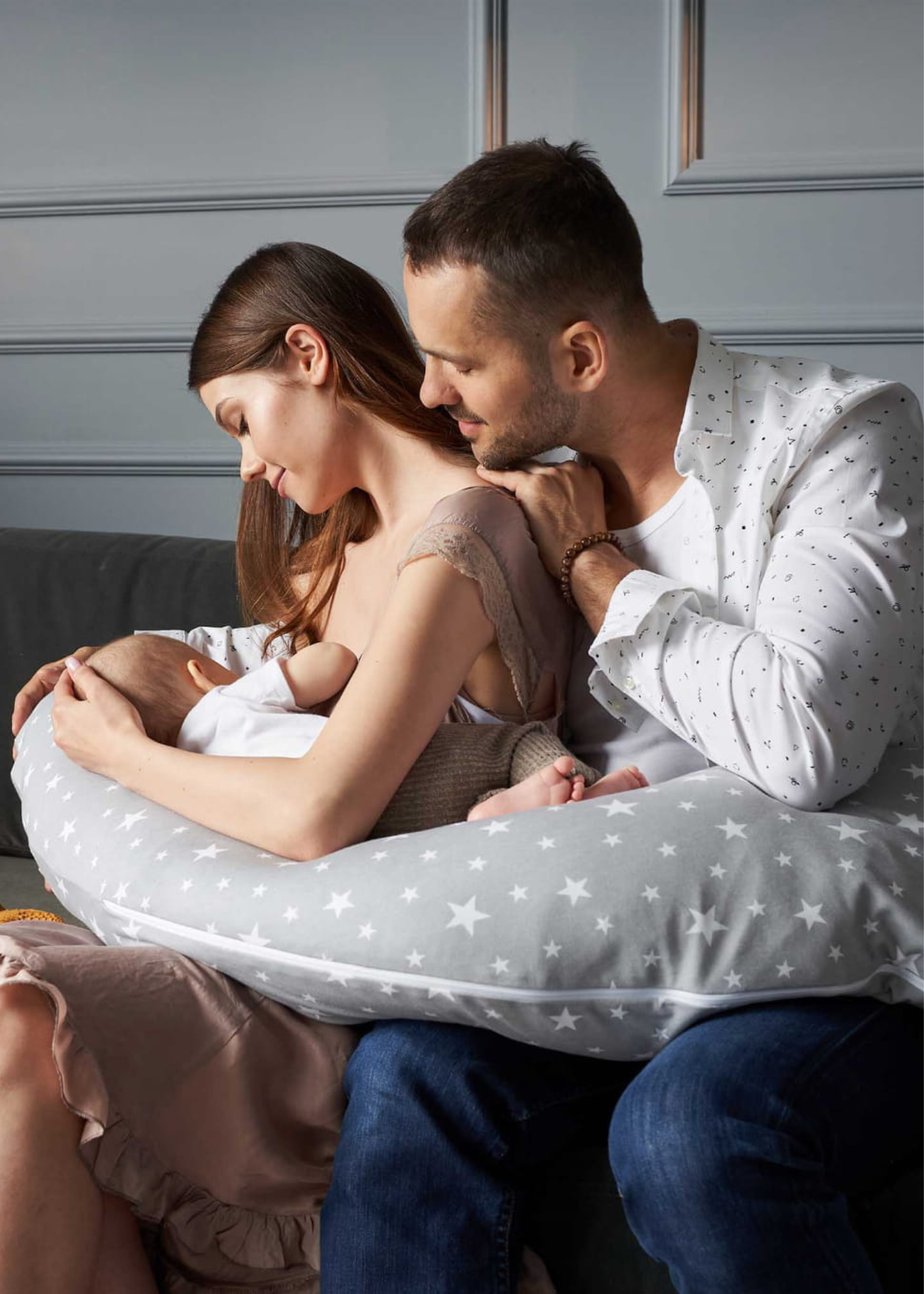 Perna Alaptat Multifunctionala Maxi Gri cu Stelute Albe Milky Way 741-700-635 BabyOno