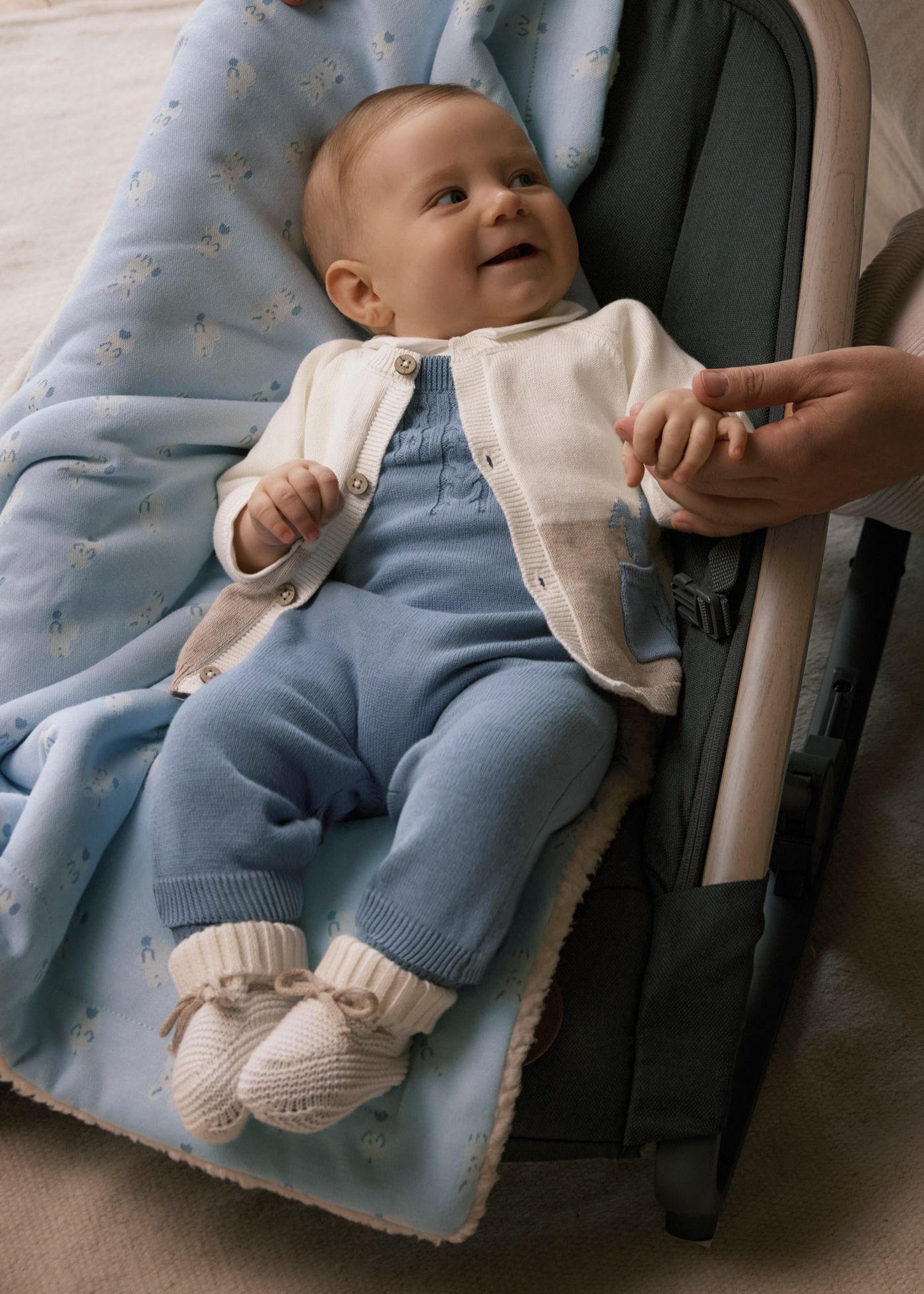 Set 3 Piese Salopeta Tricotata Albastra Cardigan si Bluza Bumbac Crem 2617 Mayoral