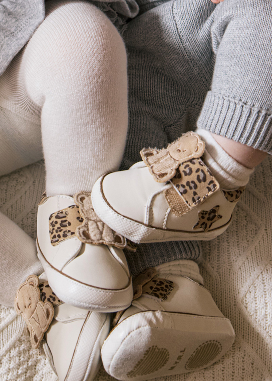 Pantofi Sport Crem cu Bej cu Animal Print si Urs 9966 Mayoral