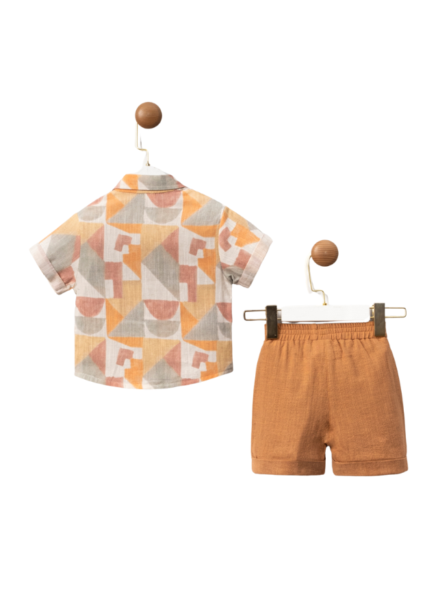 Set 2 Piese, Camasa cu Maneca Scurta cu Imprimeu Geometric si Pantaloni Scurti Caramizii 3475 Mino Baby