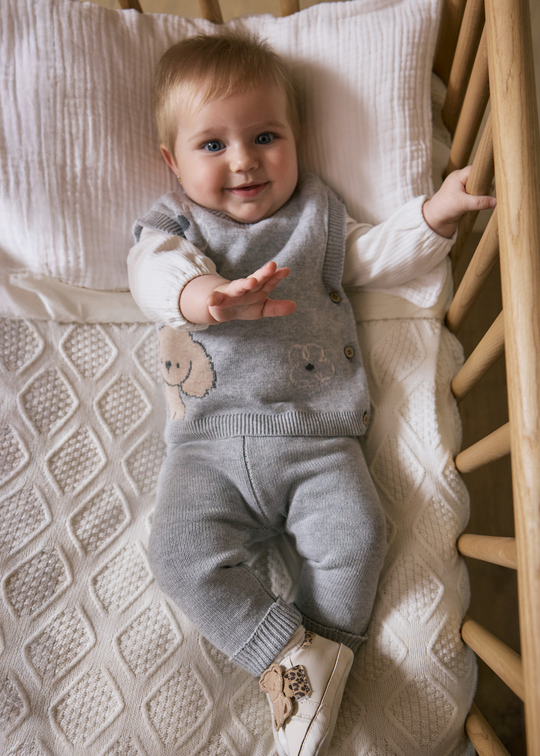 Set 3 Piese Vesta si Pantaloni Tricotate Gri si Bluza Crem 2709 Mayoral