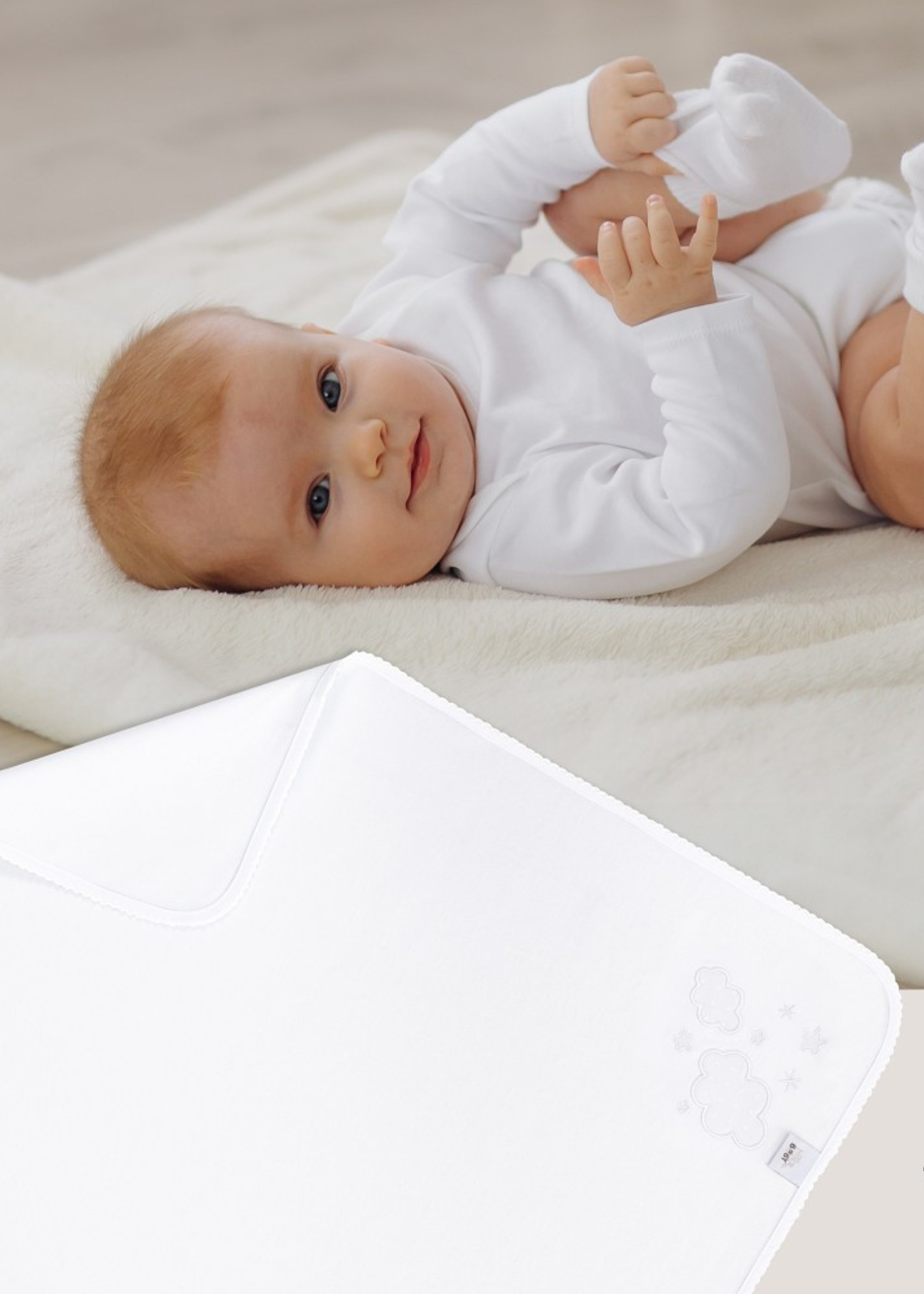 Paturica Alba cu Imprimeu Norisori Albi 98992-09 Interbaby