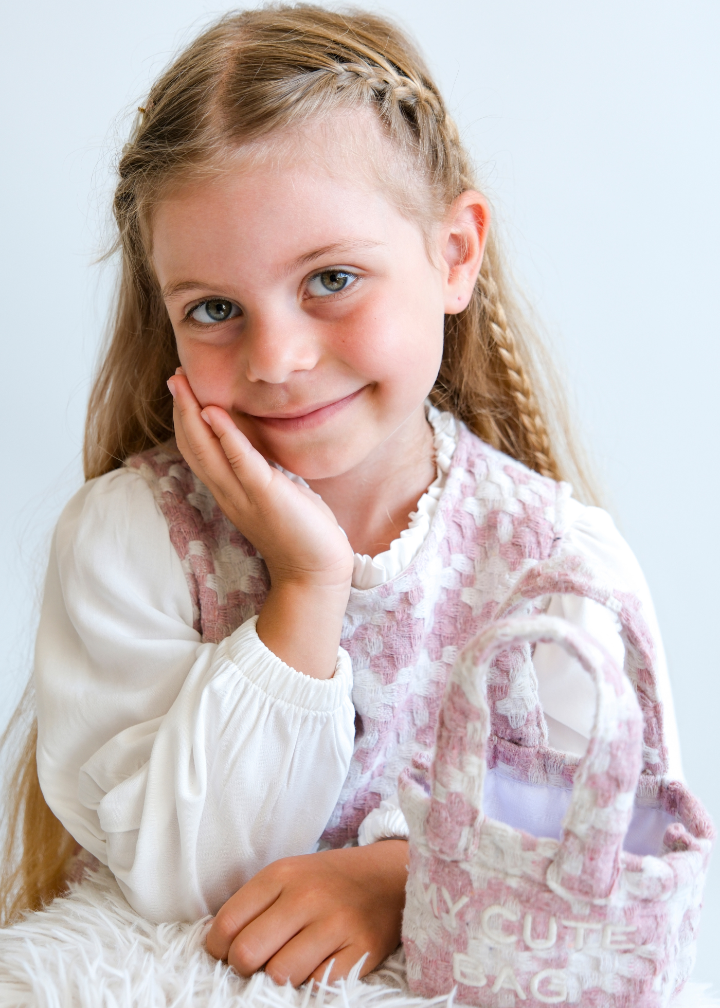 Set Sarafan Stofa Roz cu Tull, Camasa Alba si Poseta 3768 Mino Baby