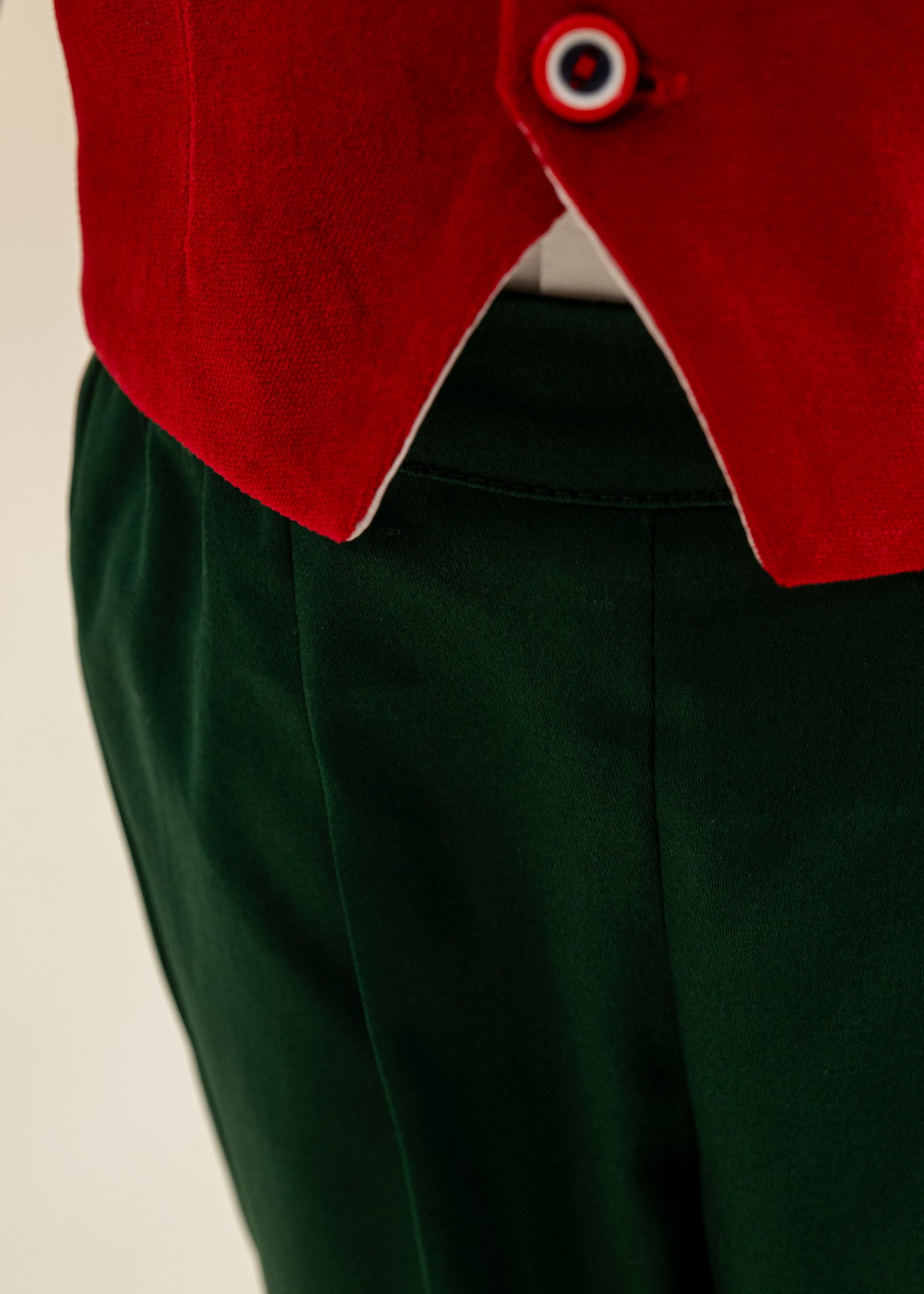 Costum Vesta Raiat Rosu Pantalon Verde AnneBebe