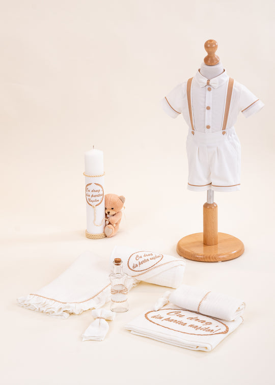 Set Botez Eugen 3 Piese, Costum, Trusou si Lumanare Personalizat Botez AnneBebe