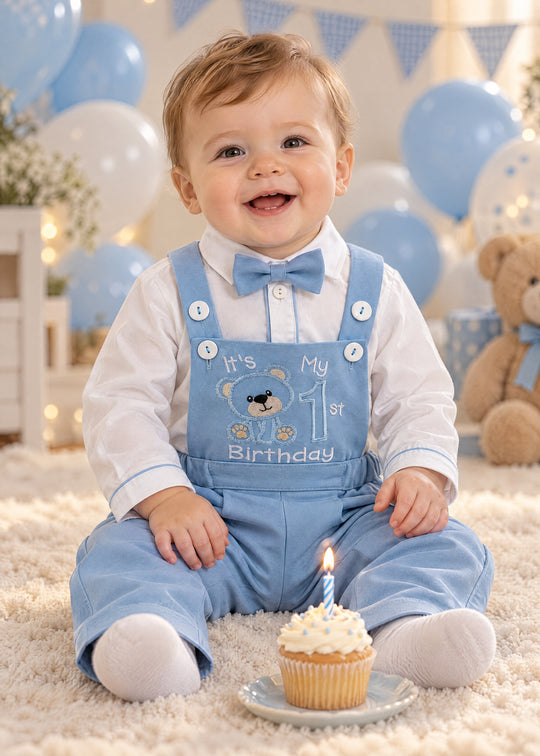 Costum Aniversar 1 An pentru Baieti cu Pantalon Bleu Inchis cu Bretele, Cheder si Broderie It's My 1st Birthday – AnneBebe