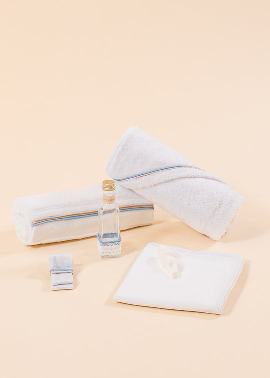 Trusou Karim Alb Dantela Bumbac Alb Cu Bleu AnneBebe