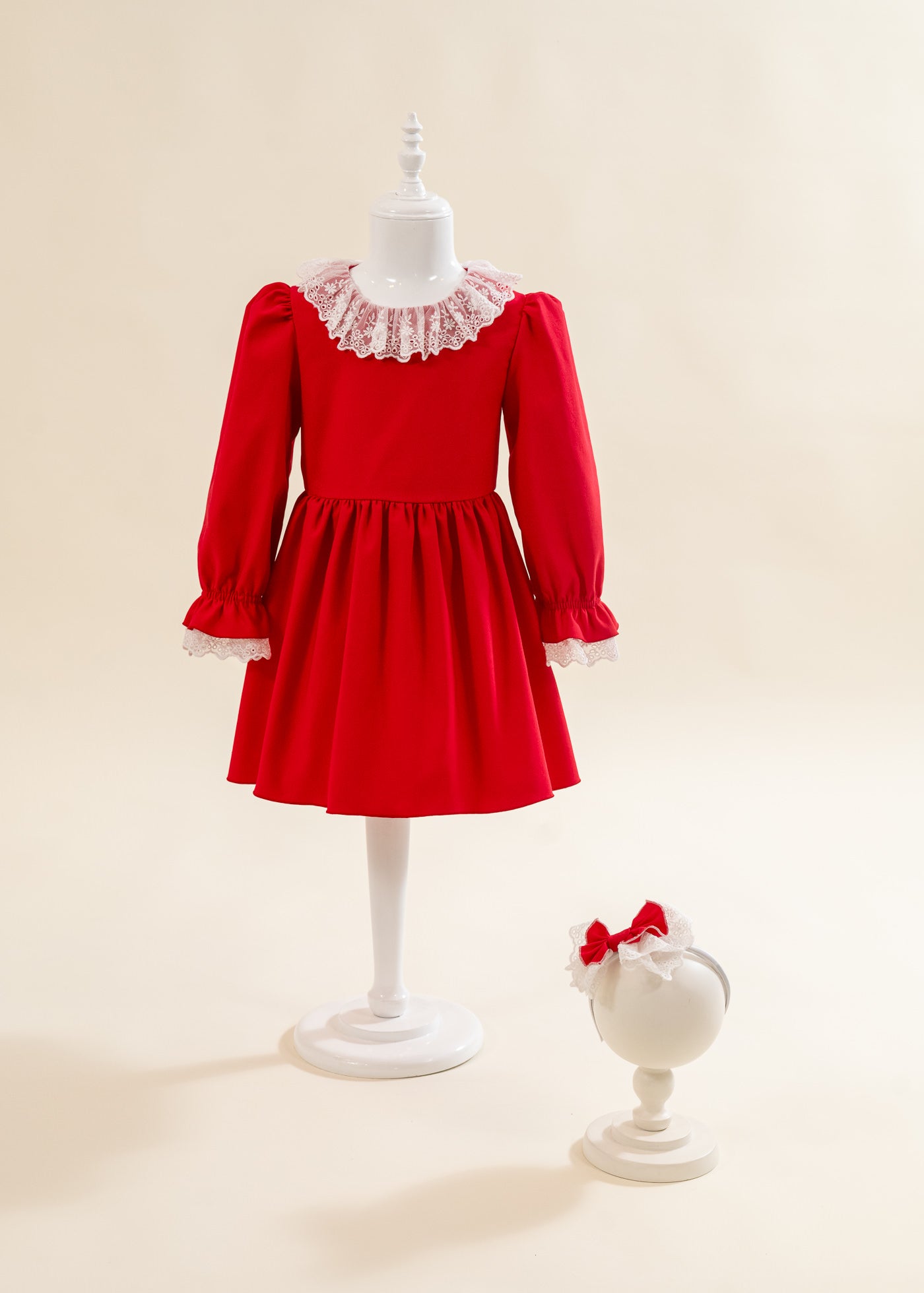 Rochita Stofa Rosie Cu Volanas Dantela Alba La Gat Si Maneca AnneBebe