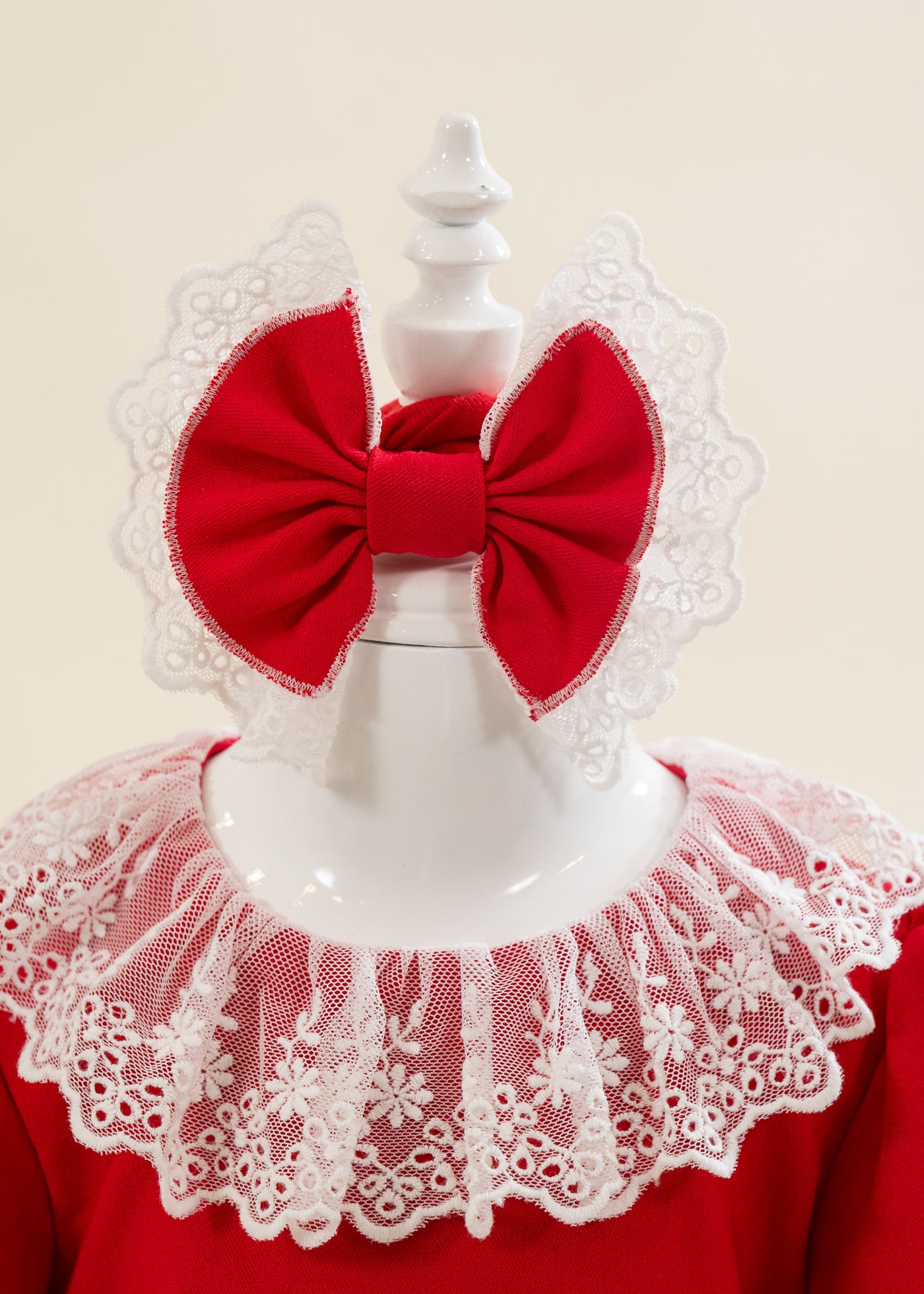 Rochita Stofa Rosie Cu Volanas Dantela Alba La Gat Si Maneca AnneBebe