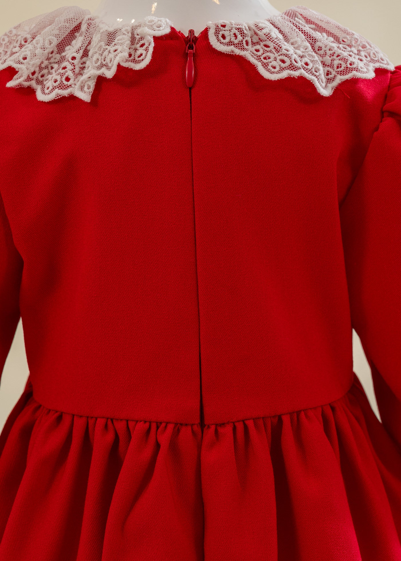 Rochita Stofa Rosie Cu Volanas Dantela Alba La Gat Si Maneca AnneBebe